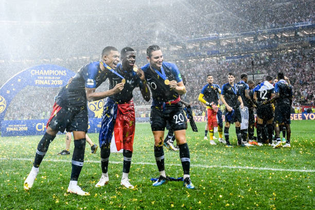 而另一场比 而另一场比